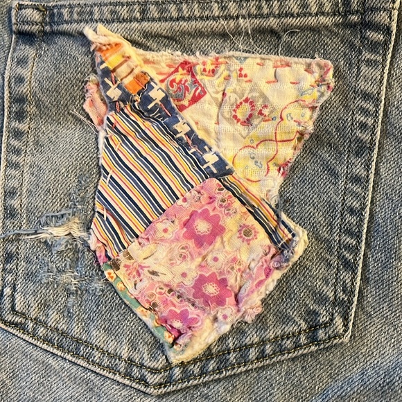 Jean shorts, cut off, with hand stitched fabric patches 30 - Picture 6 of 7